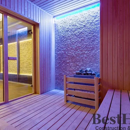 20 Cleopatra Select Apartment