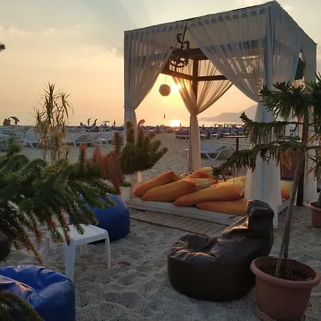 20 Cleopatra Select *