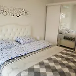 20 Cleopatra Select Apartment *